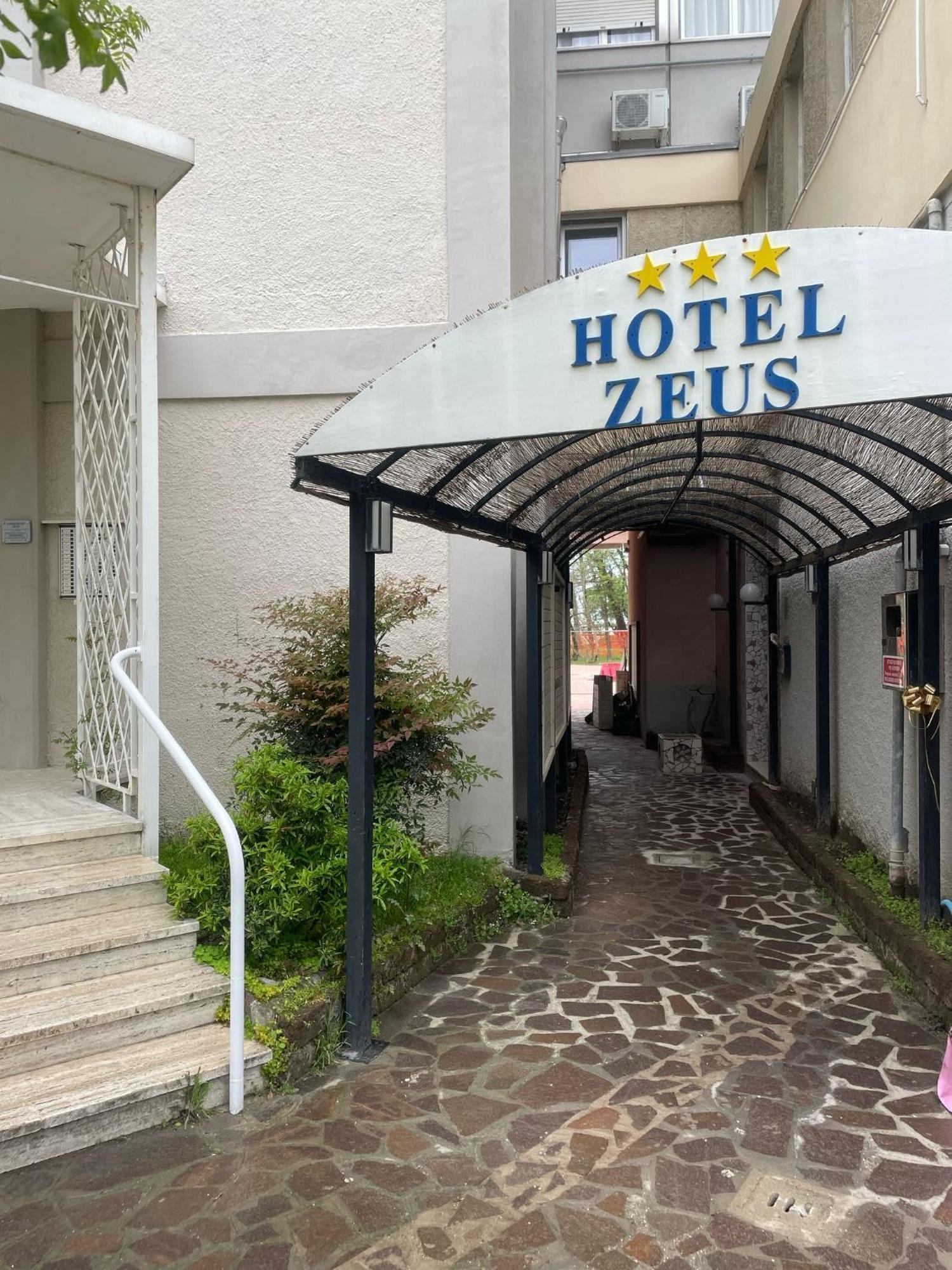 Hotel Zeus Lido di Classe Exteriör bild